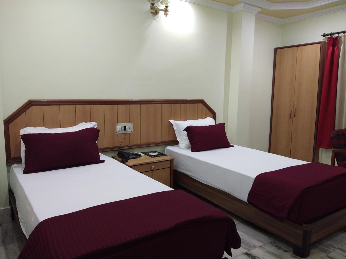Oyo 24916 Hotel Aquatic Palace Kalyani Dış mekan fotoğraf